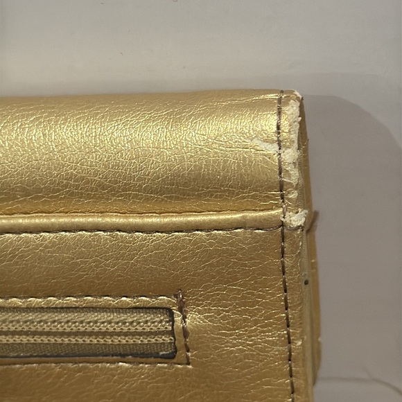 Aigner Gold Metalic Wallet - Picture 3 of 8